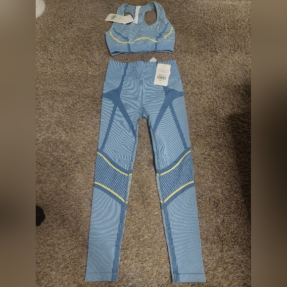 NWT Fabletics Blue and Yellow Leggings Set - Picture 2 of 5